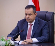 رئيس الوزراء يحذر من استمرار تلاعب الحوثيين بالورقة الانسانية
