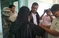 عارف جامل اثناء اقتحامه مبنى الضرائب بتعز