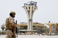 أمن عدن يفكك باصا مفخخا جُهز للتفجير بأول ايام عيد الأضحى المبارك