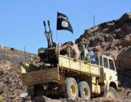 القاعدة تنسحب من ابين والجيش يداهم وكرا في الشحر بحضرموت