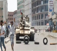 عدن..مكتب الرئيس ينفي احتجاز قيادات عسكرية وامنية بالمعاشيق واشتباكات بالمنصورة